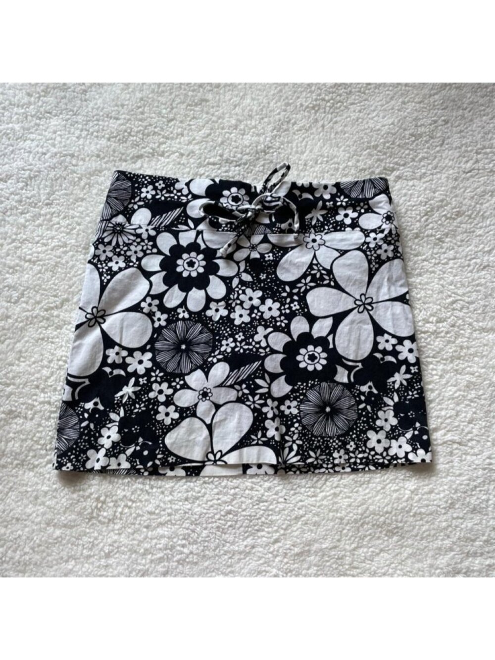 Vintage Garage black and white floral skirt with tie detailing